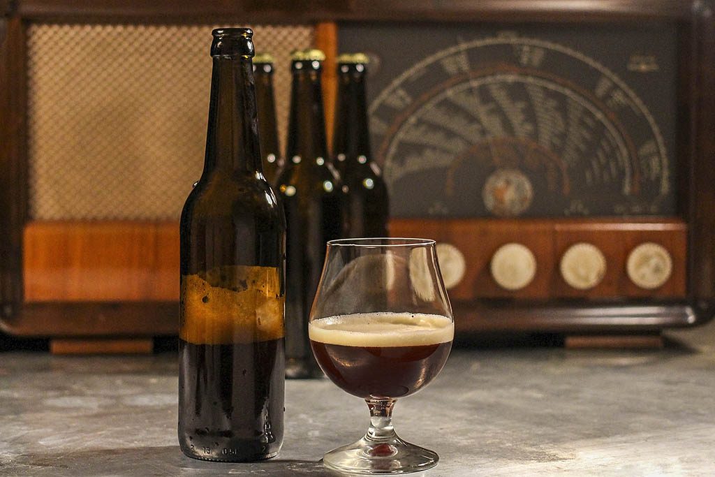 Velg ett av disse juleølene som avec | Ølakademiet AS Mørkt øl i glass