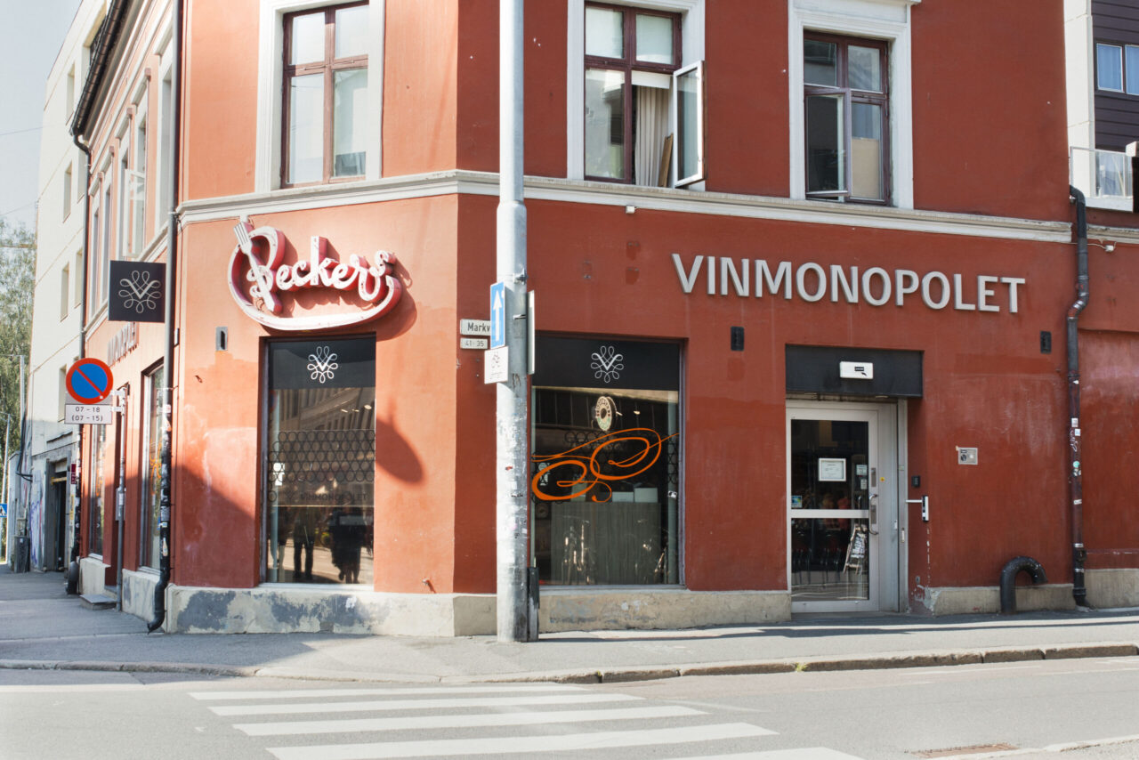 Vinmonopolet1 | Ølakademiet AS Alkoholsalg dagen før fri og helligdager