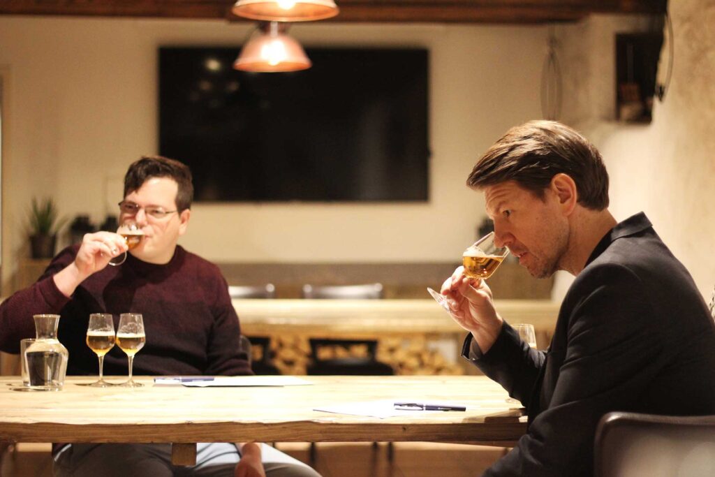 Juleøltest. Slik gjennomføres de.