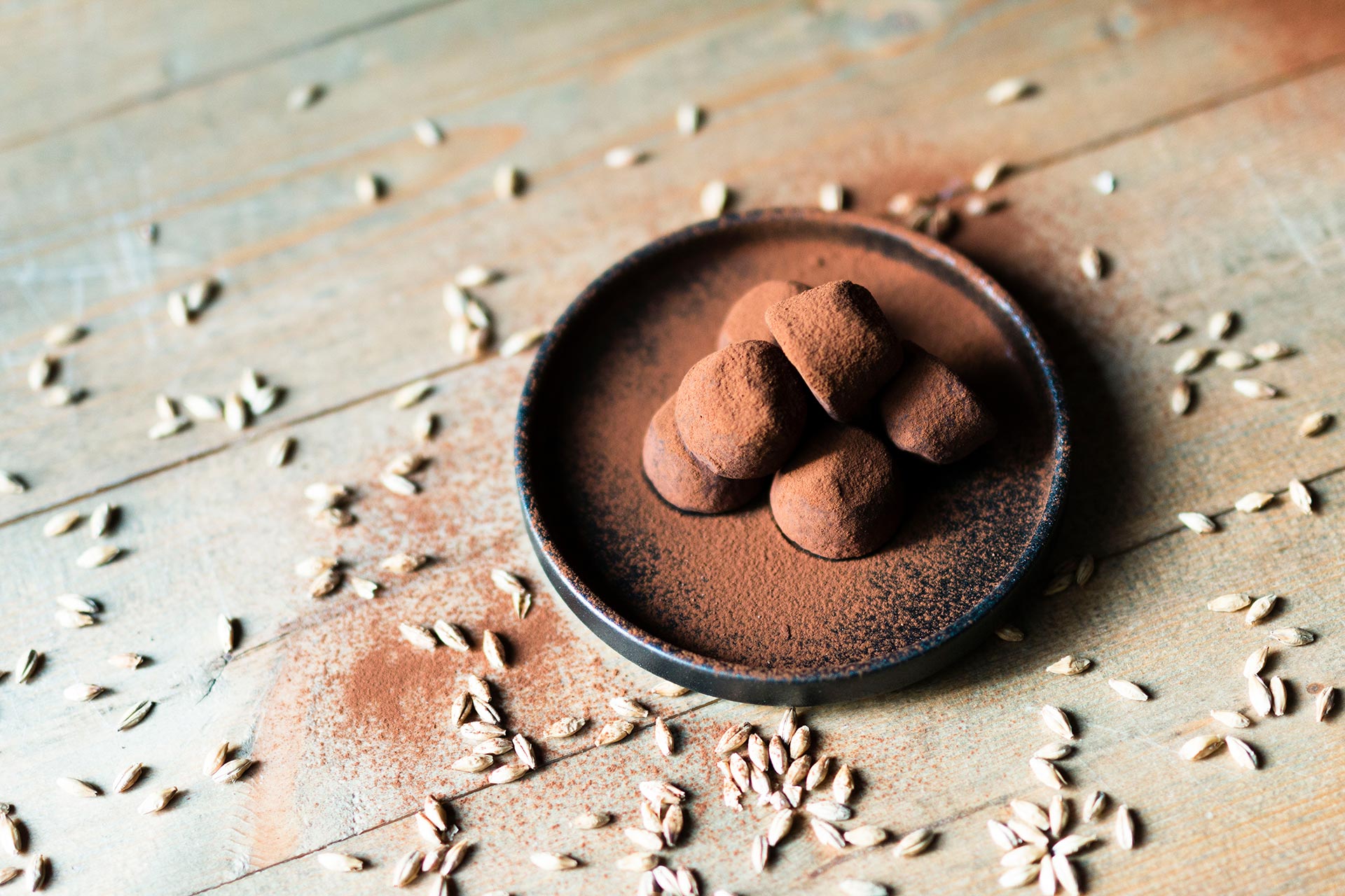 ologsjokolade21 | Ølakademiet AS Øl og sjokolade smaker himmelsk sammen Bilde av sjokoladetrøfler