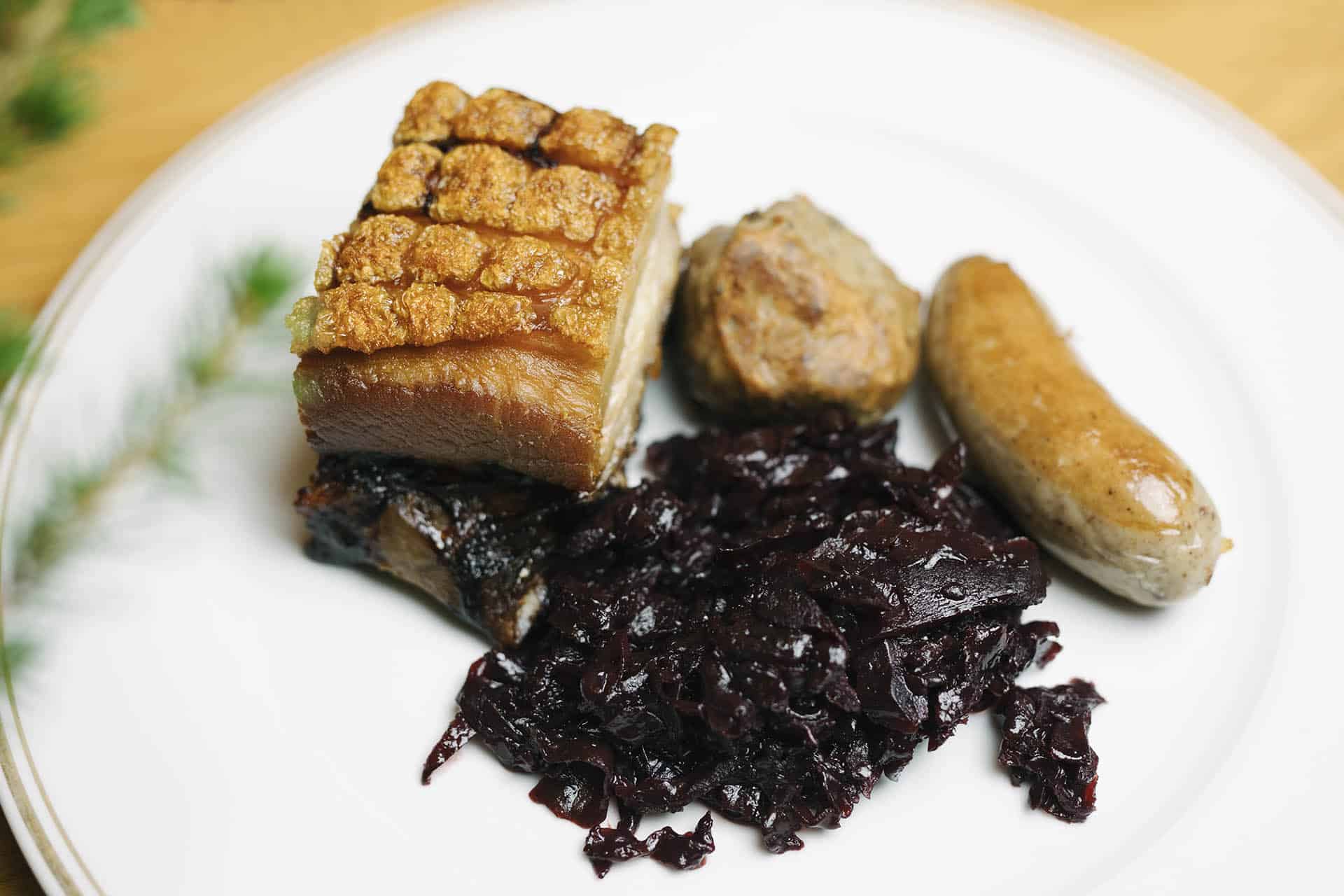 oppskriftribbeoel | Ølakademiet AS Ribbe dampet i øl på tallerken