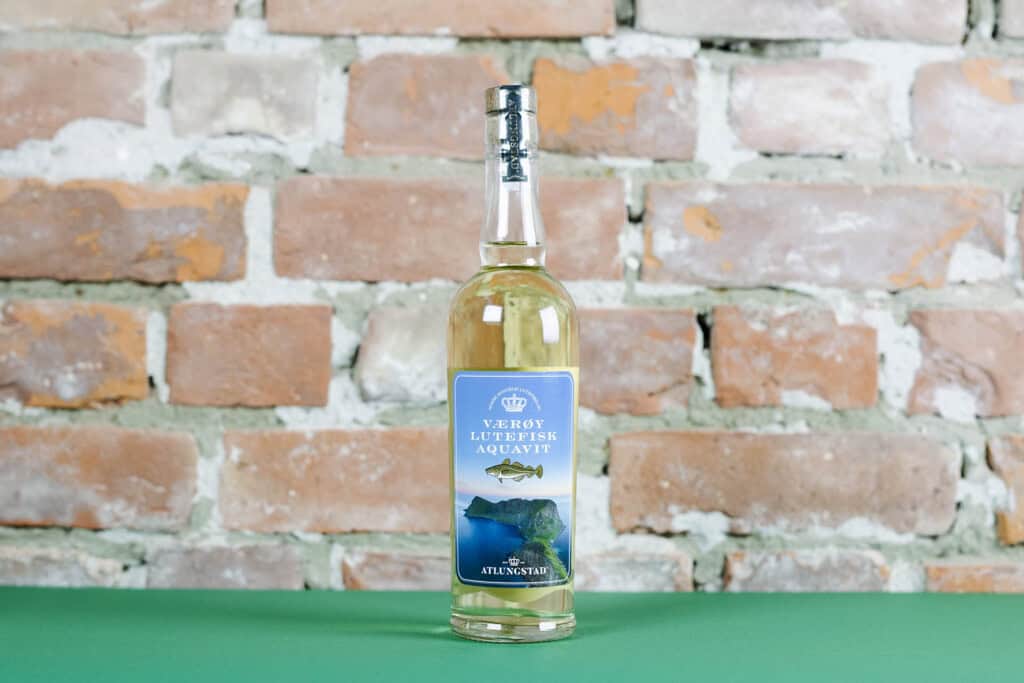 vaeroeylutefiskaquavitatlungstadjuleakevitt2022 | Ølakademiet AS Værøy Lutefisk Aquavit