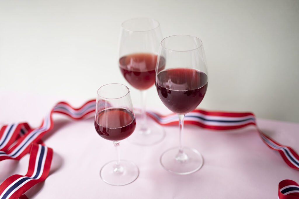 Sprudlendenorsksider | Ølakademiet AS Drikke til 17 mai