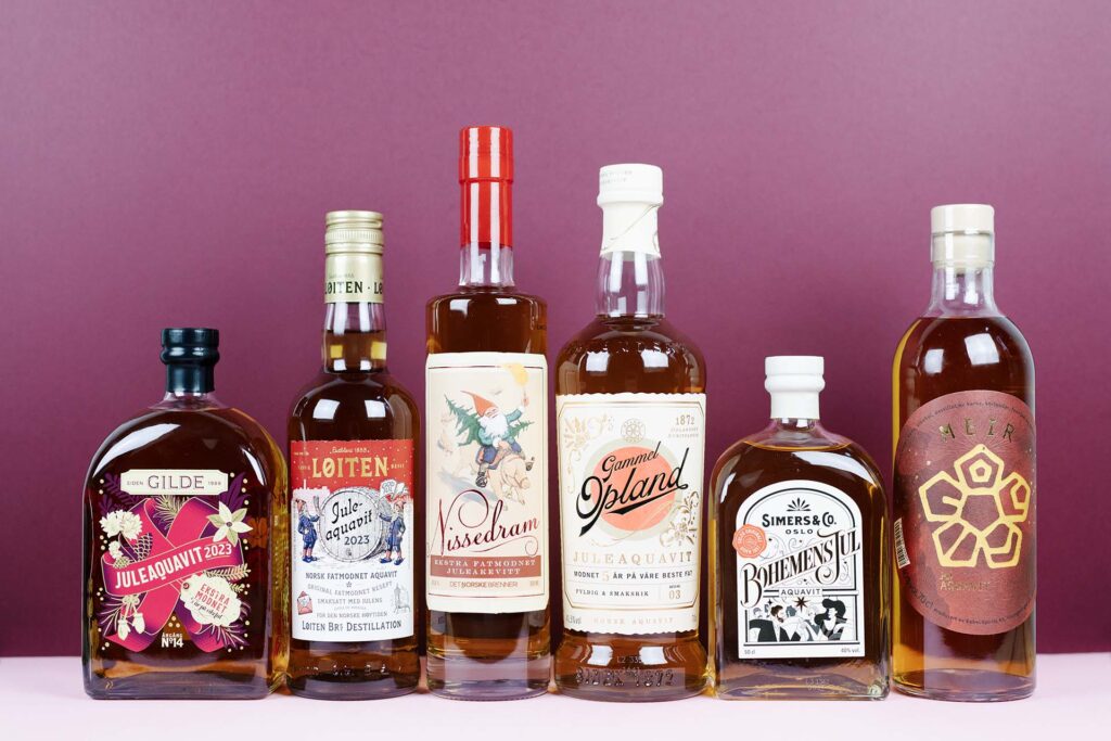 akevittjul2023tilribbe | Ølakademiet AS Akevitt til julemat Bilde av flasker med gode tips 2023