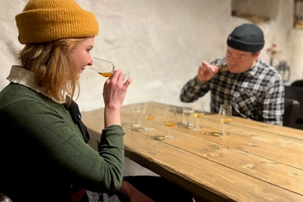 Testsinglemaltwhiskybestselgerejury | Ølakademiet AS