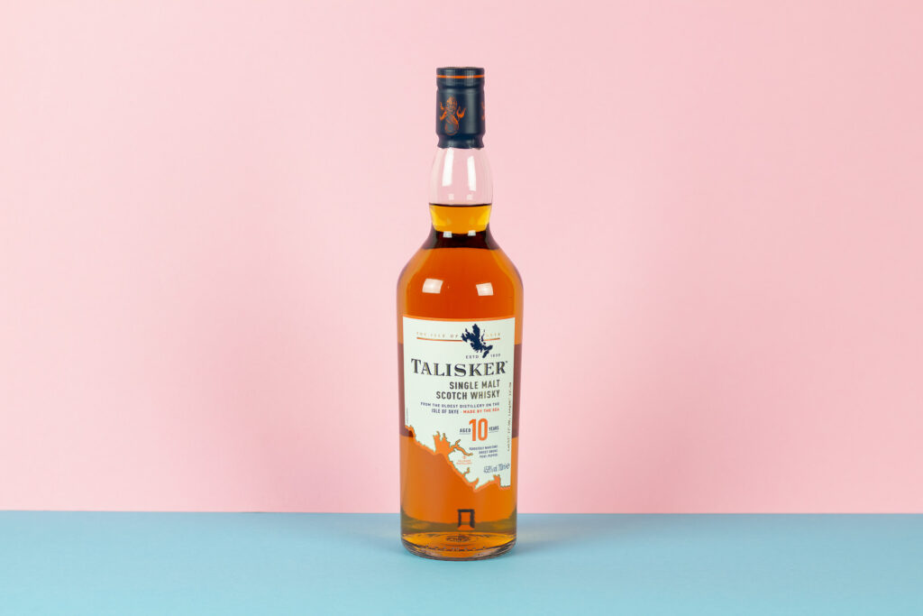 bestselgerevinmonopoletwhiskysinglemalttaliskersinglemalt10yearsold | Ølakademiet AS Testvinneren ble Talisker Single Malt Whisky 10 Years Old med 88 poeng og terningkast 5